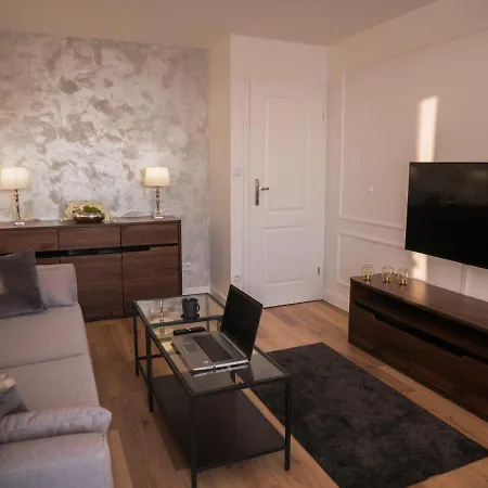 Apartment Plaza 41 *