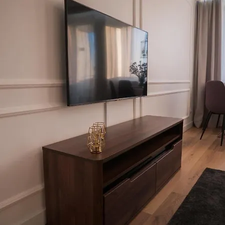 Διαμέρισμα Plaza 41 *